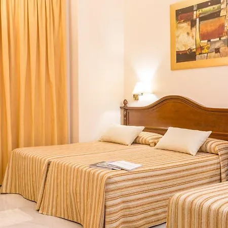 Gran Avenida Hotel Coria Del Rio