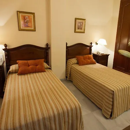 Hotel Gran Avenida Coria Del Rio